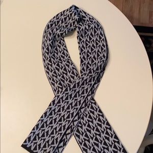 Micheal Kors reversible scarf